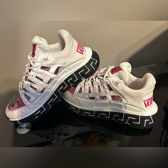 **💯% AUTHENTIC** VERSACE Trigreca Sneakers NWT - Picture 4 of 11